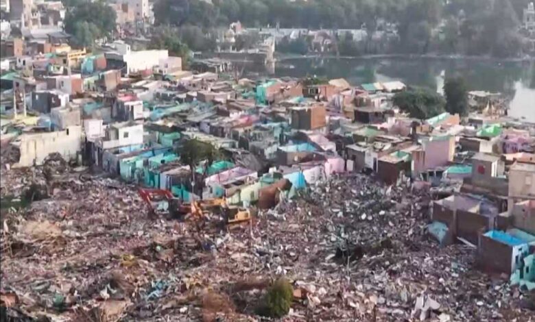 चंडोला में ‘मिनी बांग्लादेश’ पर मेगा बुलडोजर एक्शन, 8000 घर हुए  धवस्त, 3000 पुलिसकर्मी मौजूद