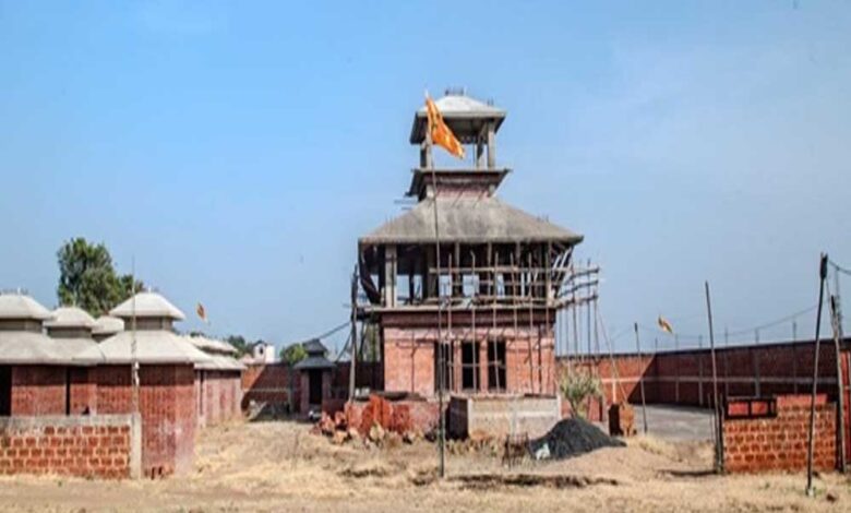 इंदौर : तिल्लौर खुर्द में नेपाल के पशुपतिनाथ मंदिर की वास्तुशैली में  भव्य मंदिर का निर्माण हो रहा
