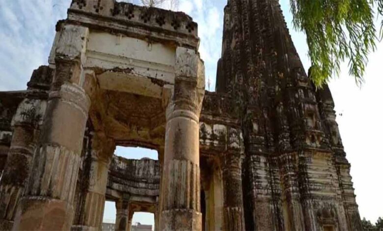 सिंध प्रांत के टांडो जाम कस्बे में 100 साल पुराने एक हिंदू मंदिर पर कब्जे का लगा आरोप, रास्ता तक रोका