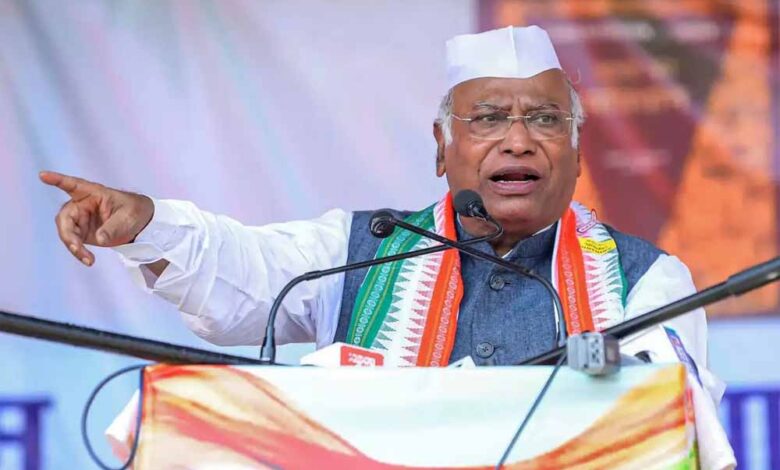 आज जब देश जातीय न्याय की बात कर रहा है, तब कांग्रेस पार्टी का यह दायित्व बनता है कि वह इस विमर्श को दिशा दे: खरगे