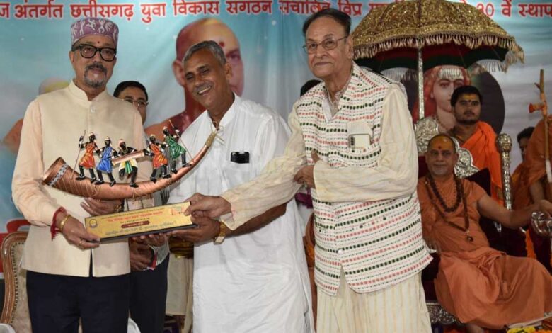शिक्षा का उद्देश्य संस्कार और सेवा होना चाहिए – राज्यपाल रमेन डेका